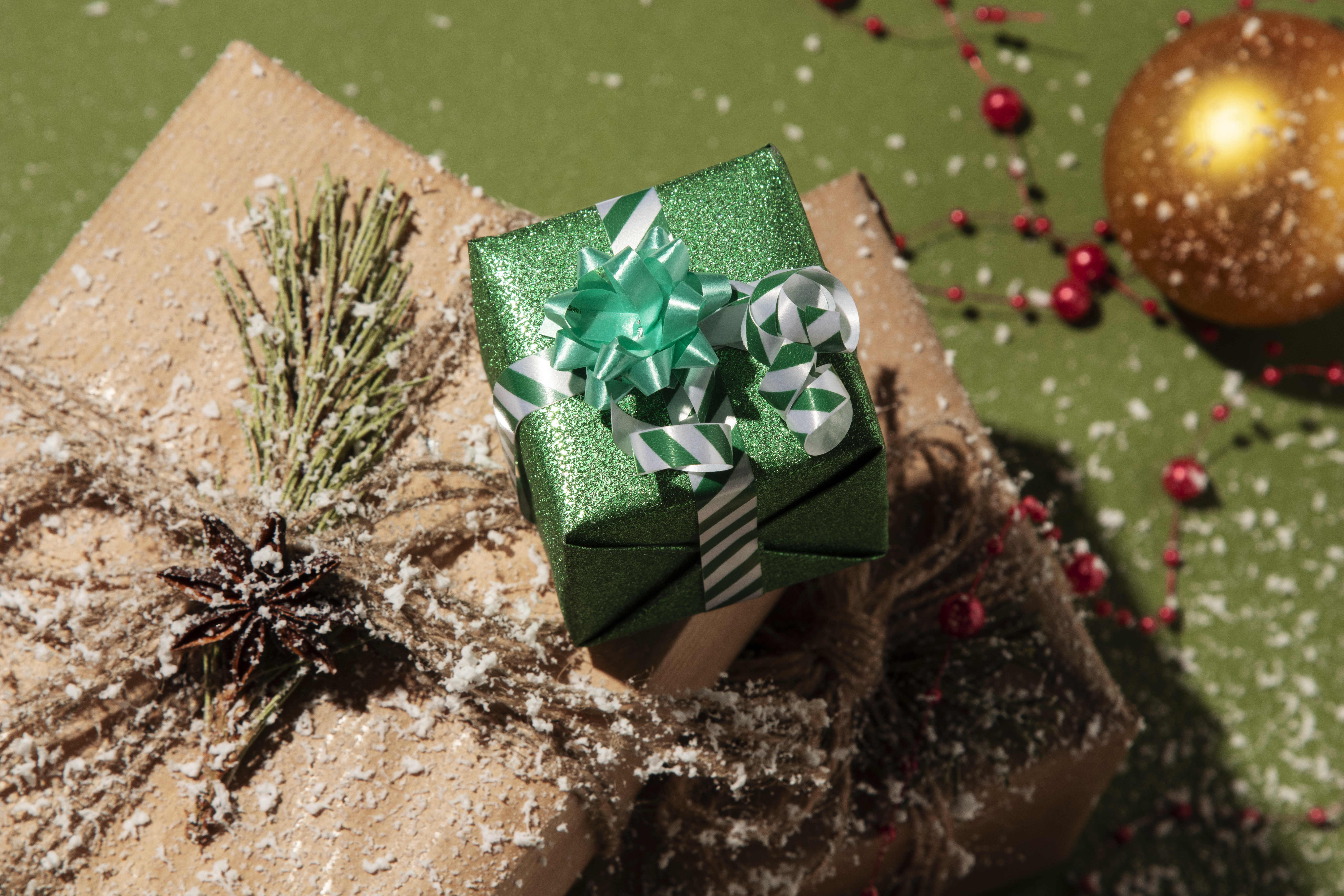 Holiday Shopping Without the Guilt: Save Early, Spend Smart
